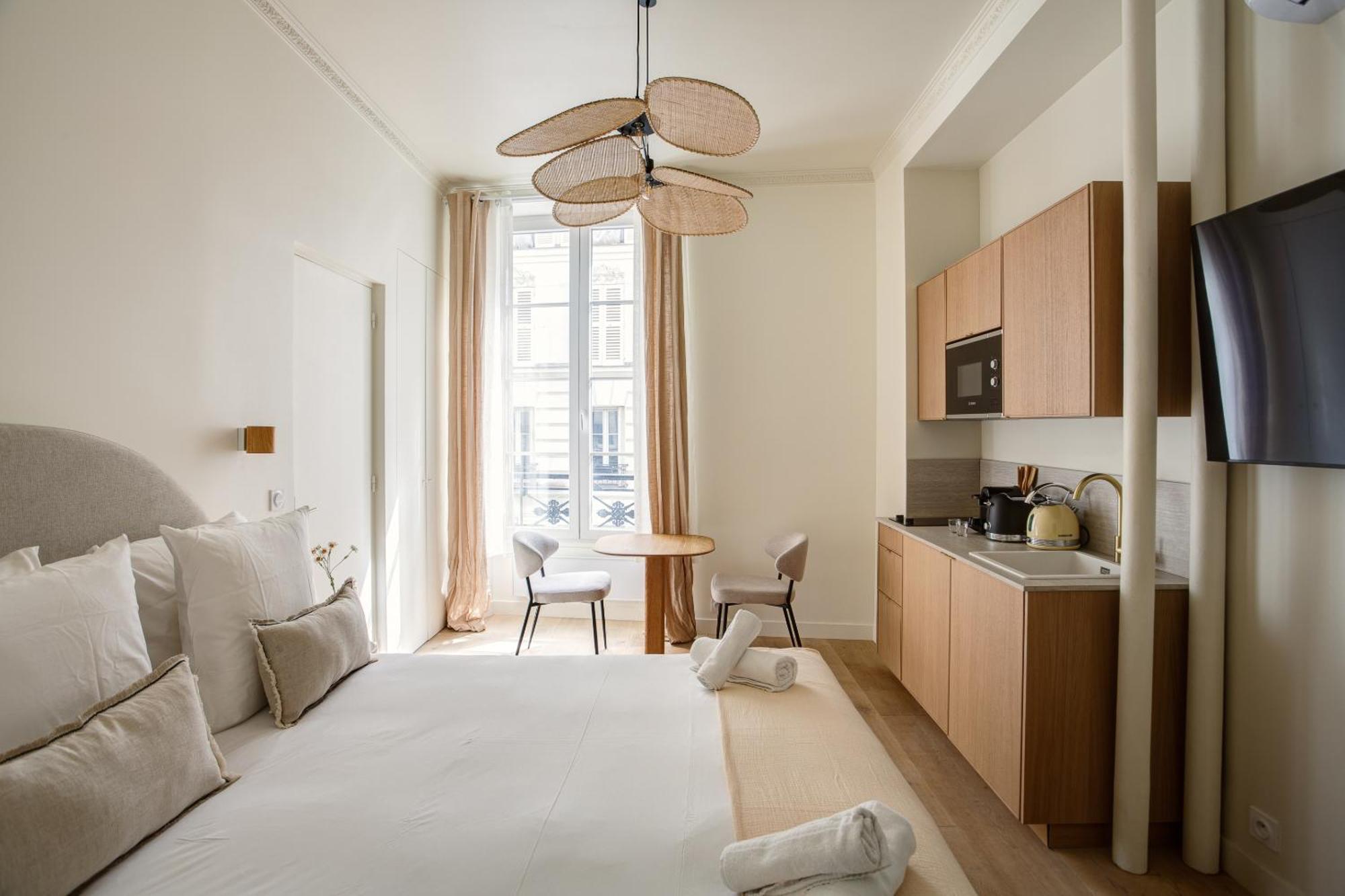 The Liberty Beige Montmartre * Paris